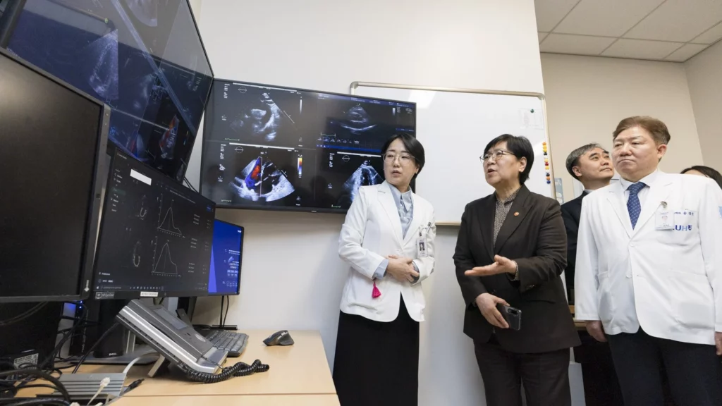 South Korean Minister of Health, artificial intelligence, Seoul National University Bundang Hospital, silver economy, innovation, healthcare